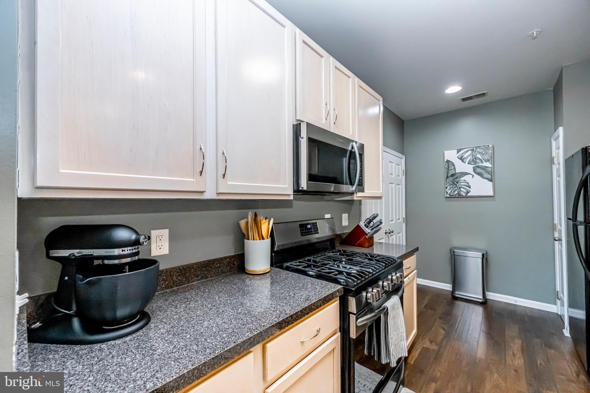 HOLLINGTON - Residential