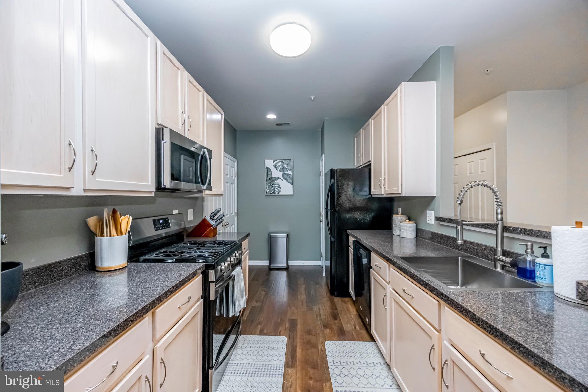 HOLLINGTON - Residential