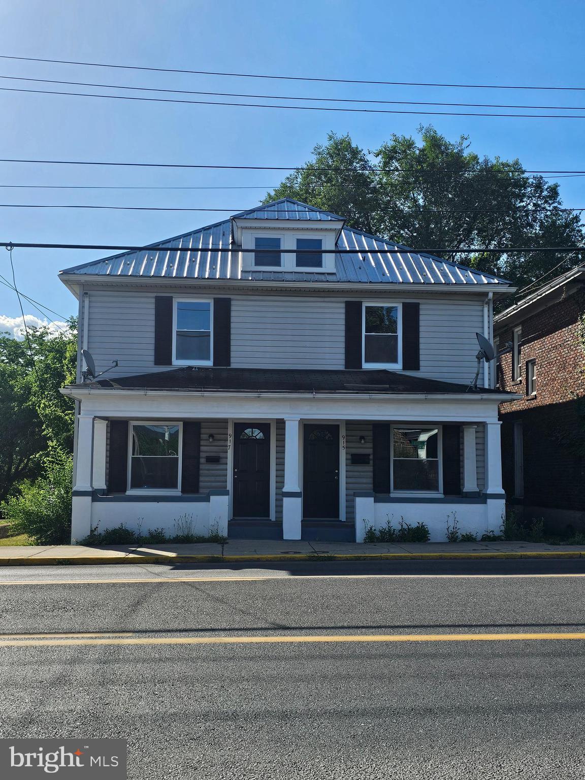 Two bedrooms and one full bath, renovated kitchen and LVP flooring in living room. Spacious backyard with parking. Unfinished basement offers storage space. Easy access to restaurants and shopping, great commuter location. No smoking please, pets considered case by case. Home is professionally managed