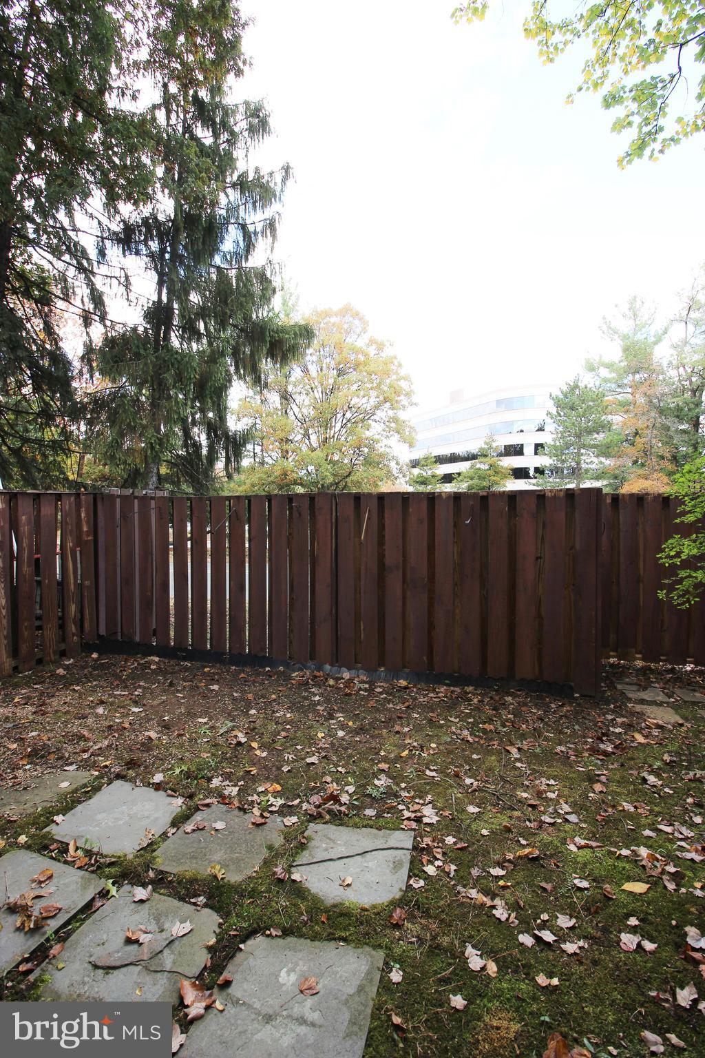 RESTON - Residential Lease