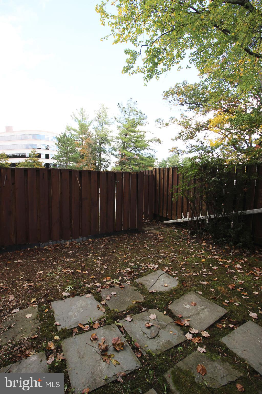 RESTON - Residential Lease