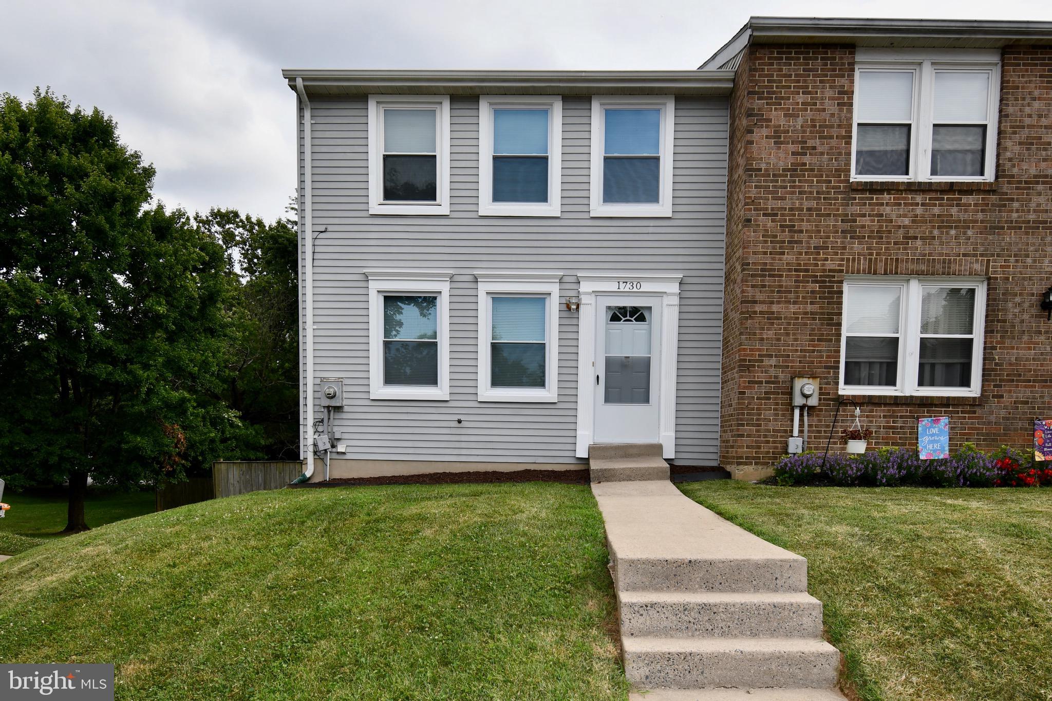 Looking for a spacious end-unit townhome in a prime location? Look no further! This nicely updated, light-filled home features:
A modern eat-in kitchen with newer appliances, Newer windows and roof, A fully fenced backyard with a new patio and storage shed, A walk-out basement recreation room—perfect for relaxing or entertaining, Enjoy easy access to major commuter routes, Fort Detrick, schools, and shopping.
Tenant is responsible for obtaining and providing proof of renter's insurance.