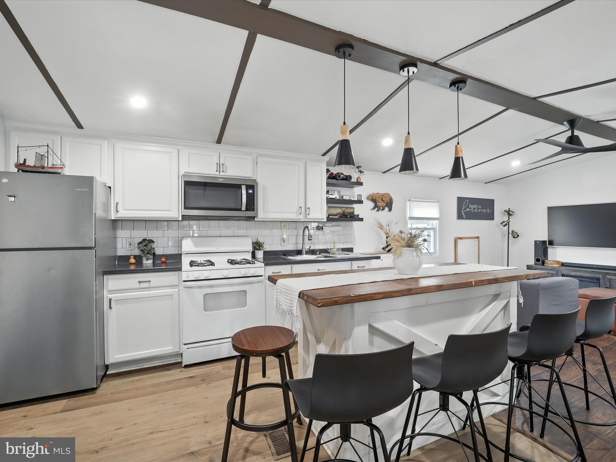 PATUXENT MOBILE ESTATES - Residential