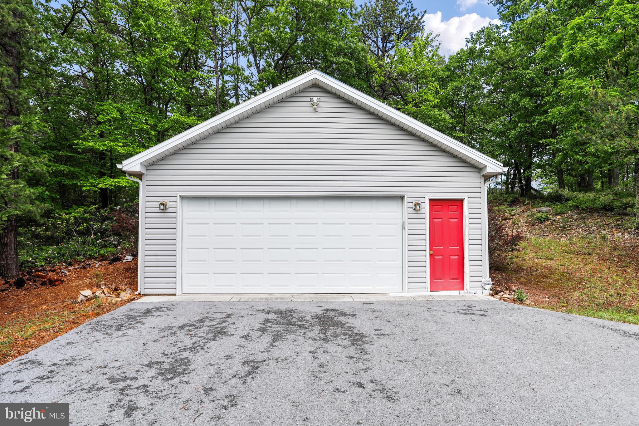 THE WOODS - Residential