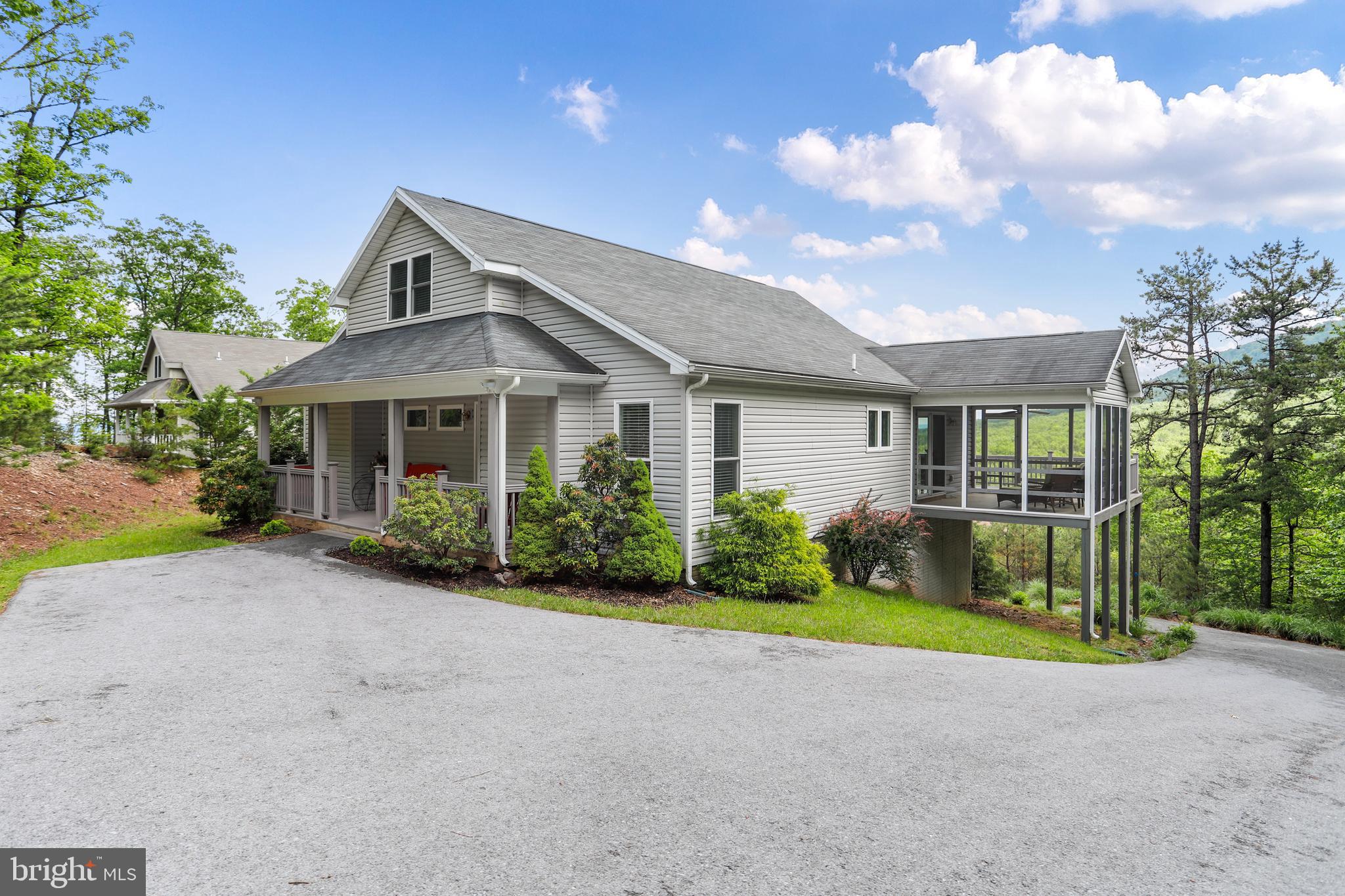 THE WOODS - Residential