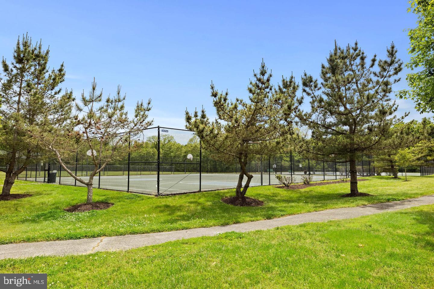 PERRYWOOD - Residential Lease