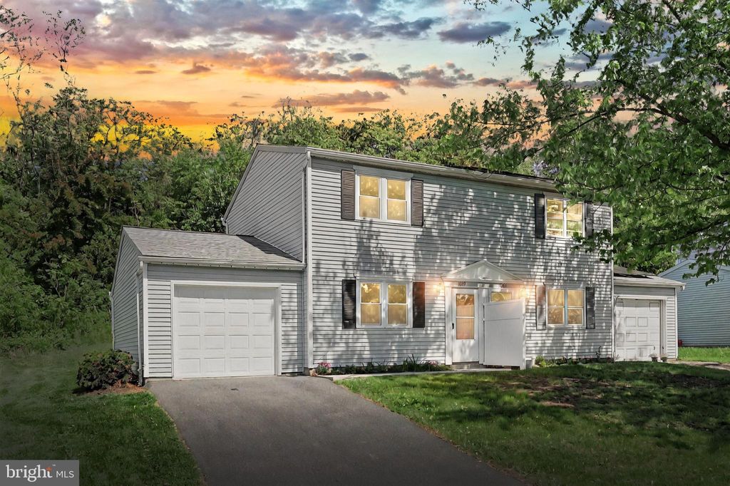 Photo of 1059 Cloverton Drive, COLUMBIA, PA 17512 (MLS # PALA2069380)