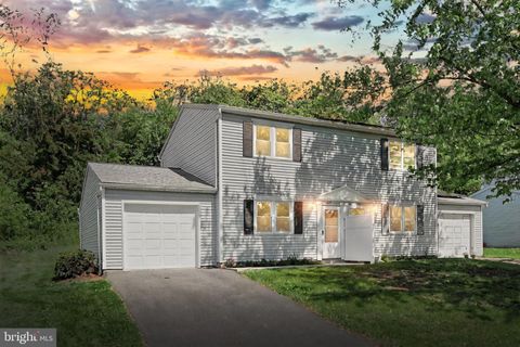 1059 CLOVERTON DRIVE COLUMBIA PA 17512