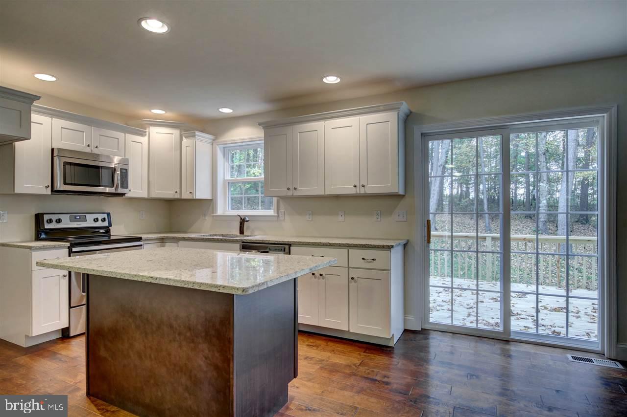 SHERWOOD FOREST - Residential