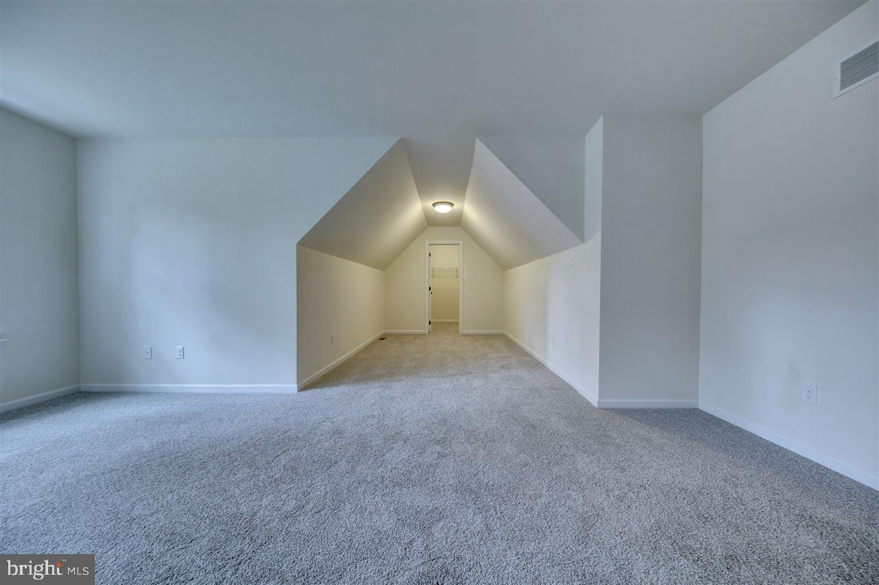 SHERWOOD FOREST - Residential