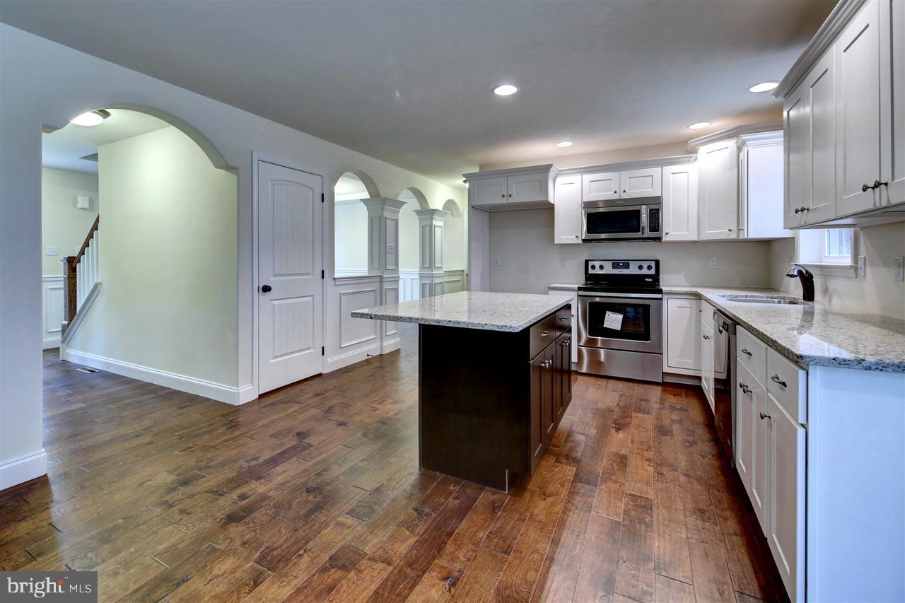 SHERWOOD FOREST - Residential
