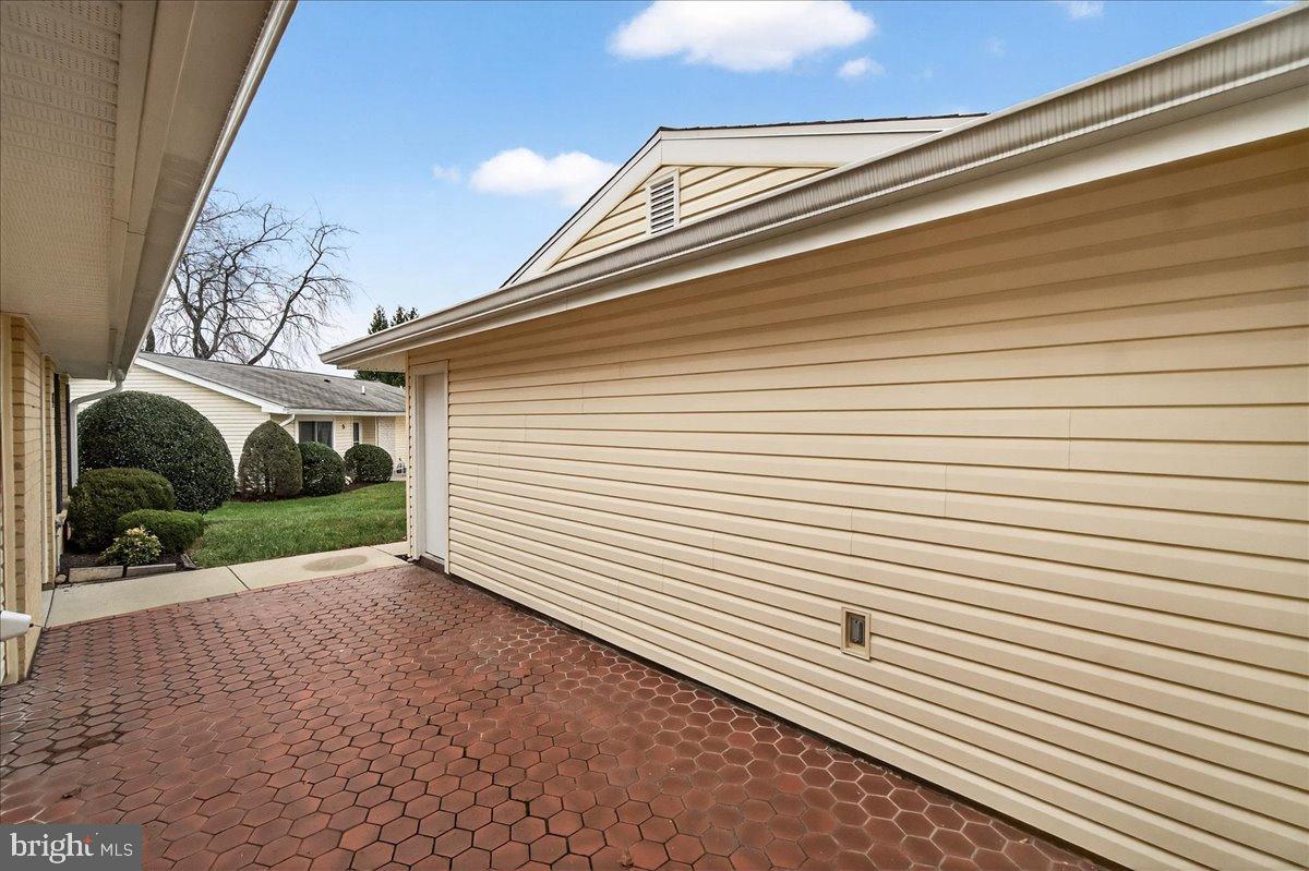 ROSSMOOR MUTUAL #18 - Residential