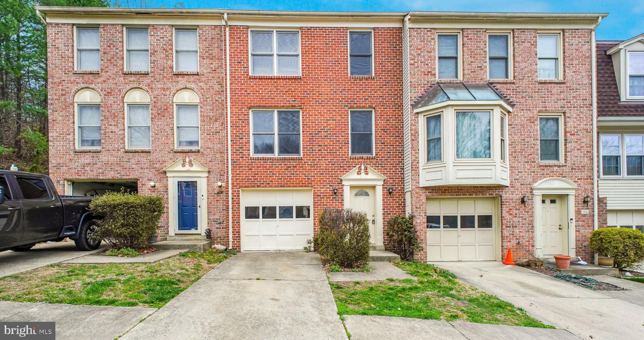 TOWNES OF ASHLEIGH - Residential