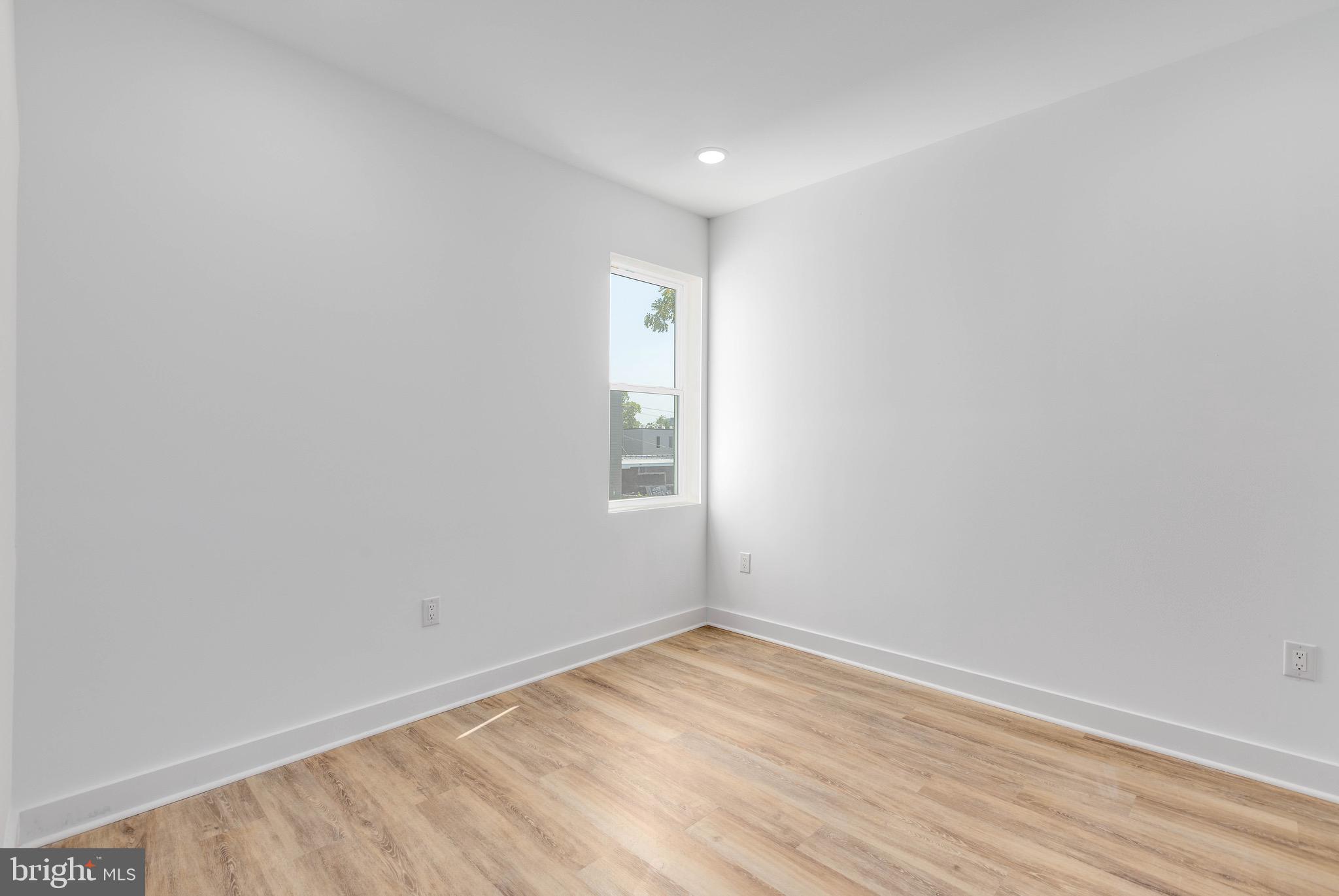 TEMPLE UNIVERSITY - Residential Lease