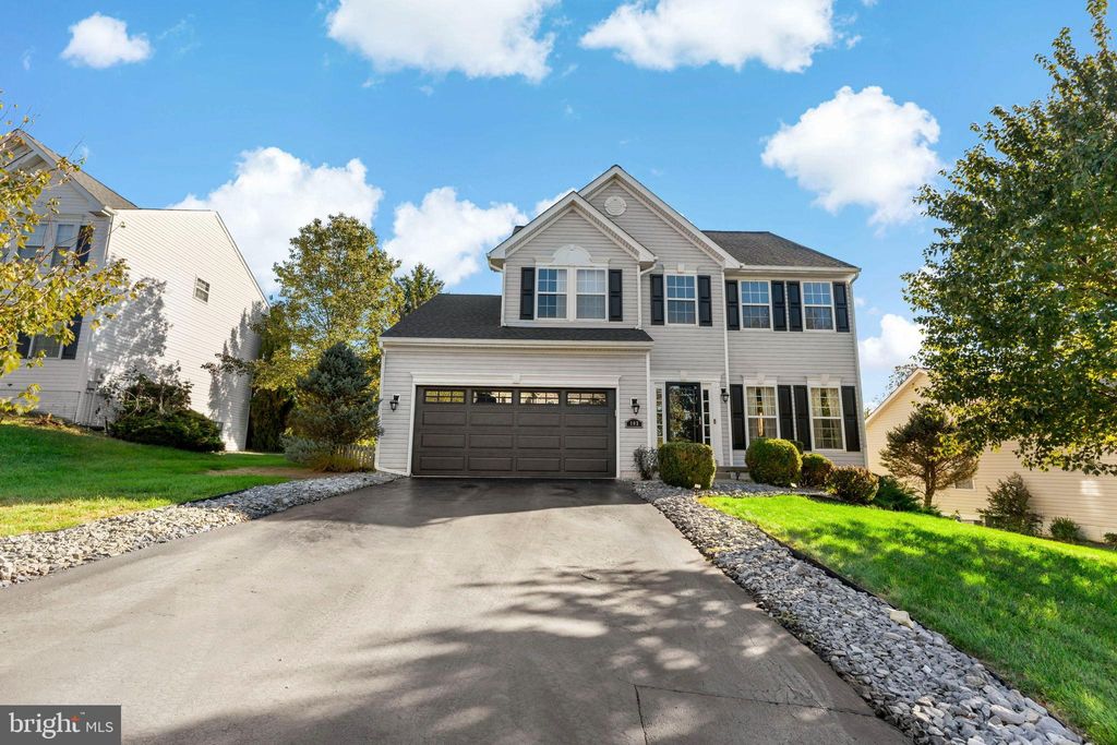 Photo of 103 Lacosta Boulevard, MARTINSBURG, WV 25405 (MLS # WVBE2045628)