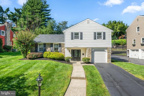 Photo of 474 Doe Run Lane, SPRINGFIELD, PA 19064 (MLS # PADE2122842)