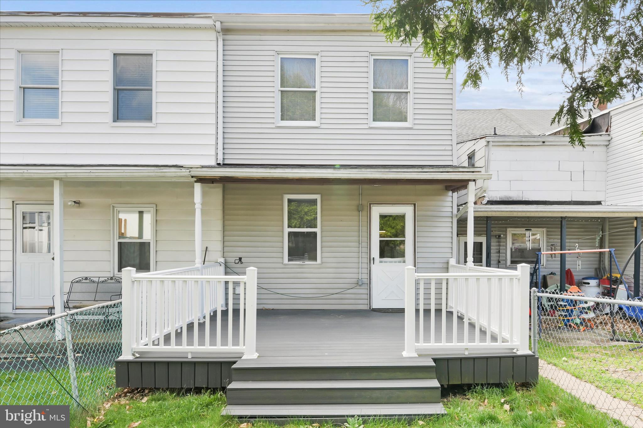 FRACKVILLE - Residential