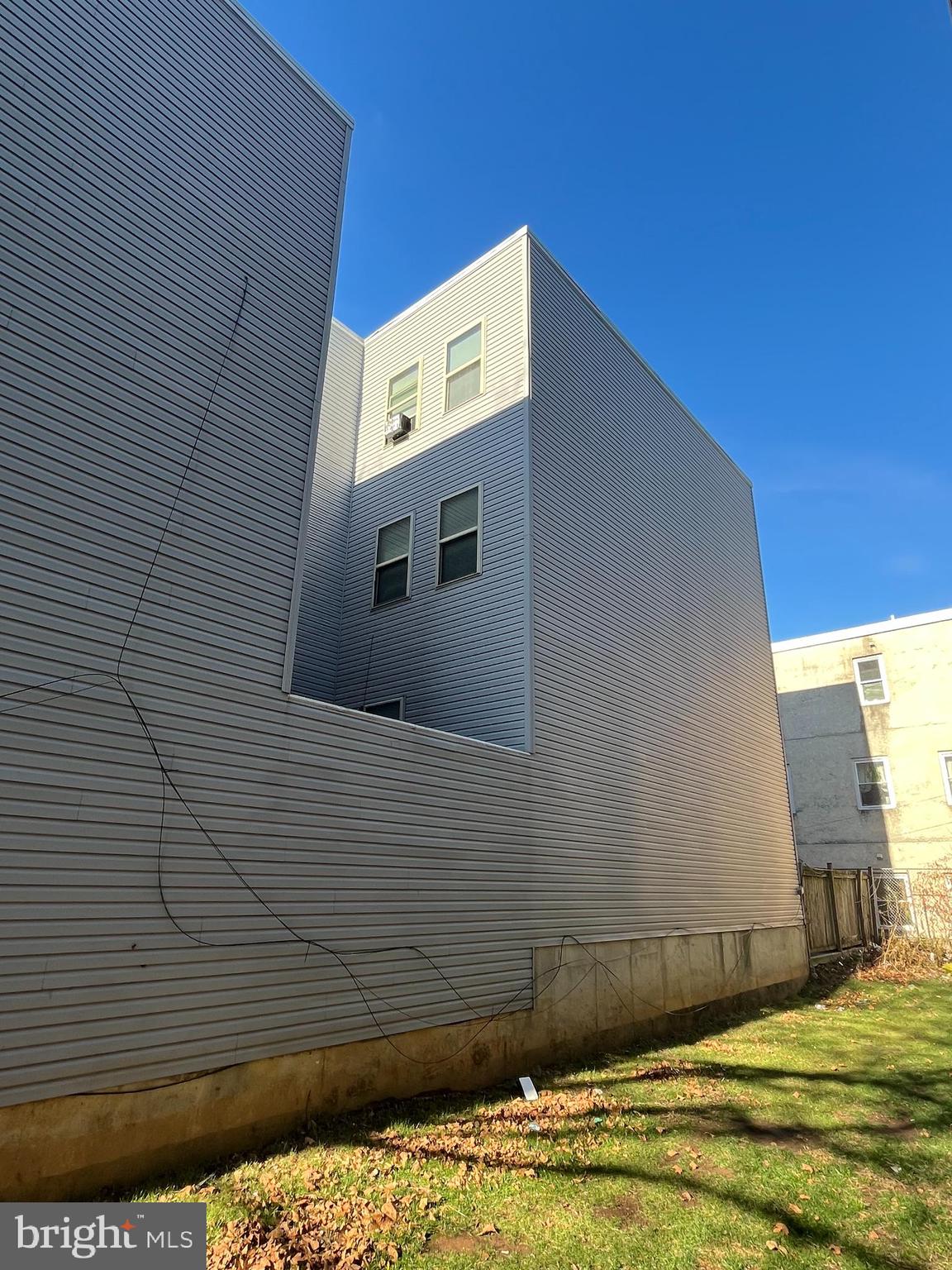 MANTUA - Commercial Sale