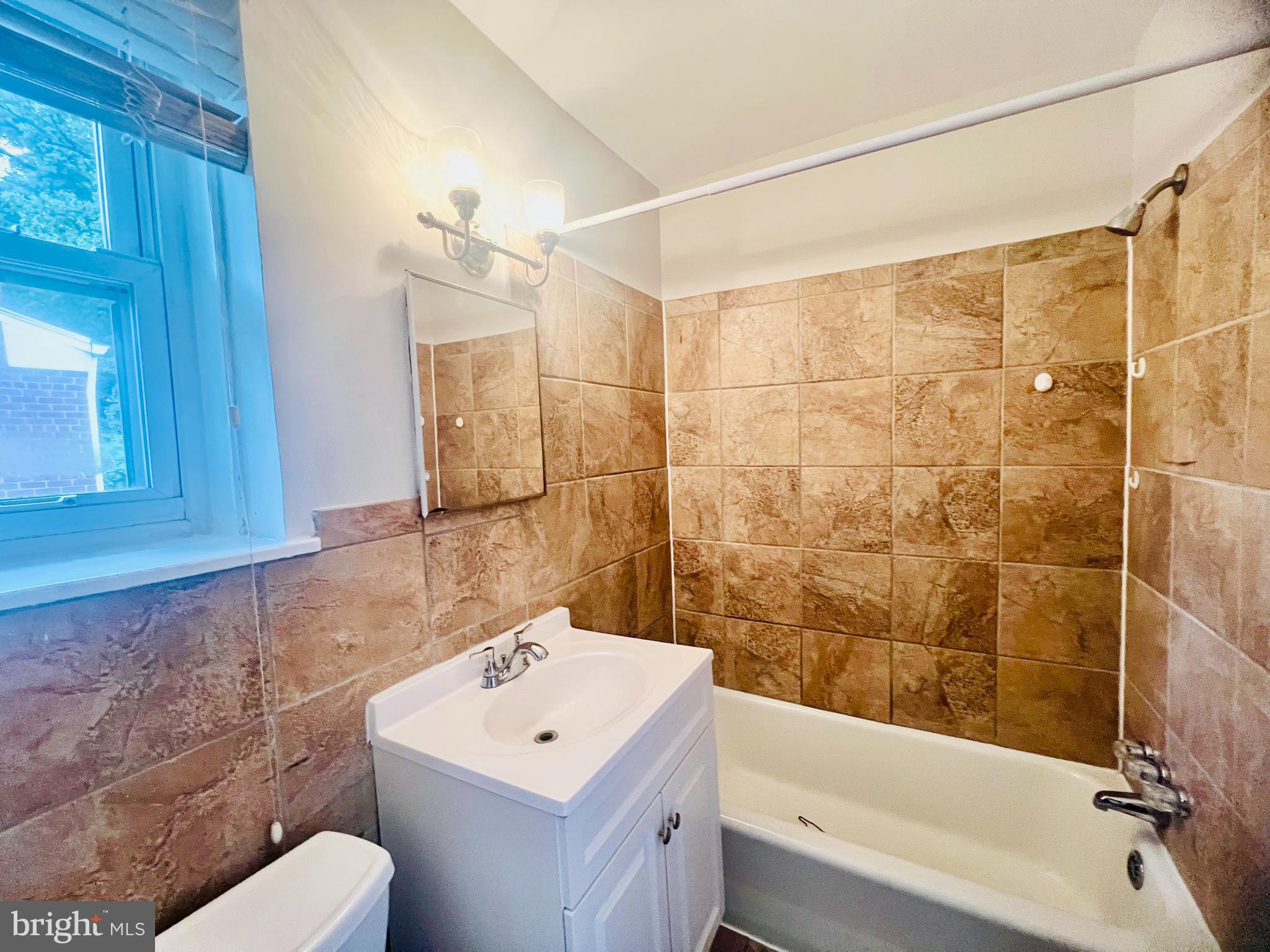 OXON RUN HILLS - Residential Lease