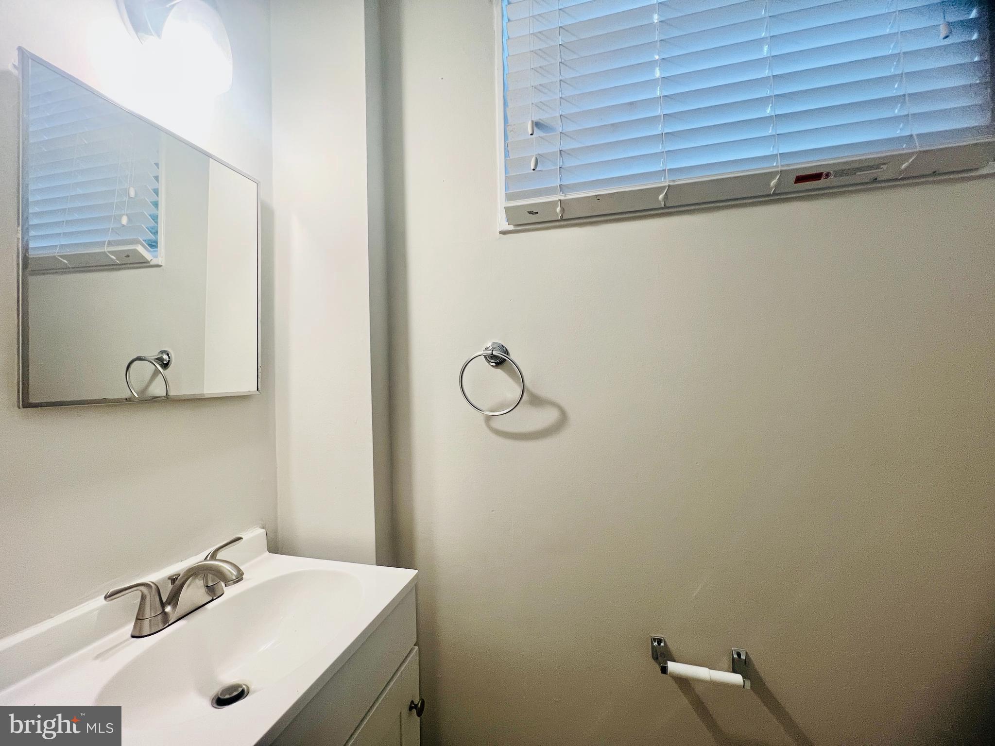 OXON RUN HILLS - Residential Lease