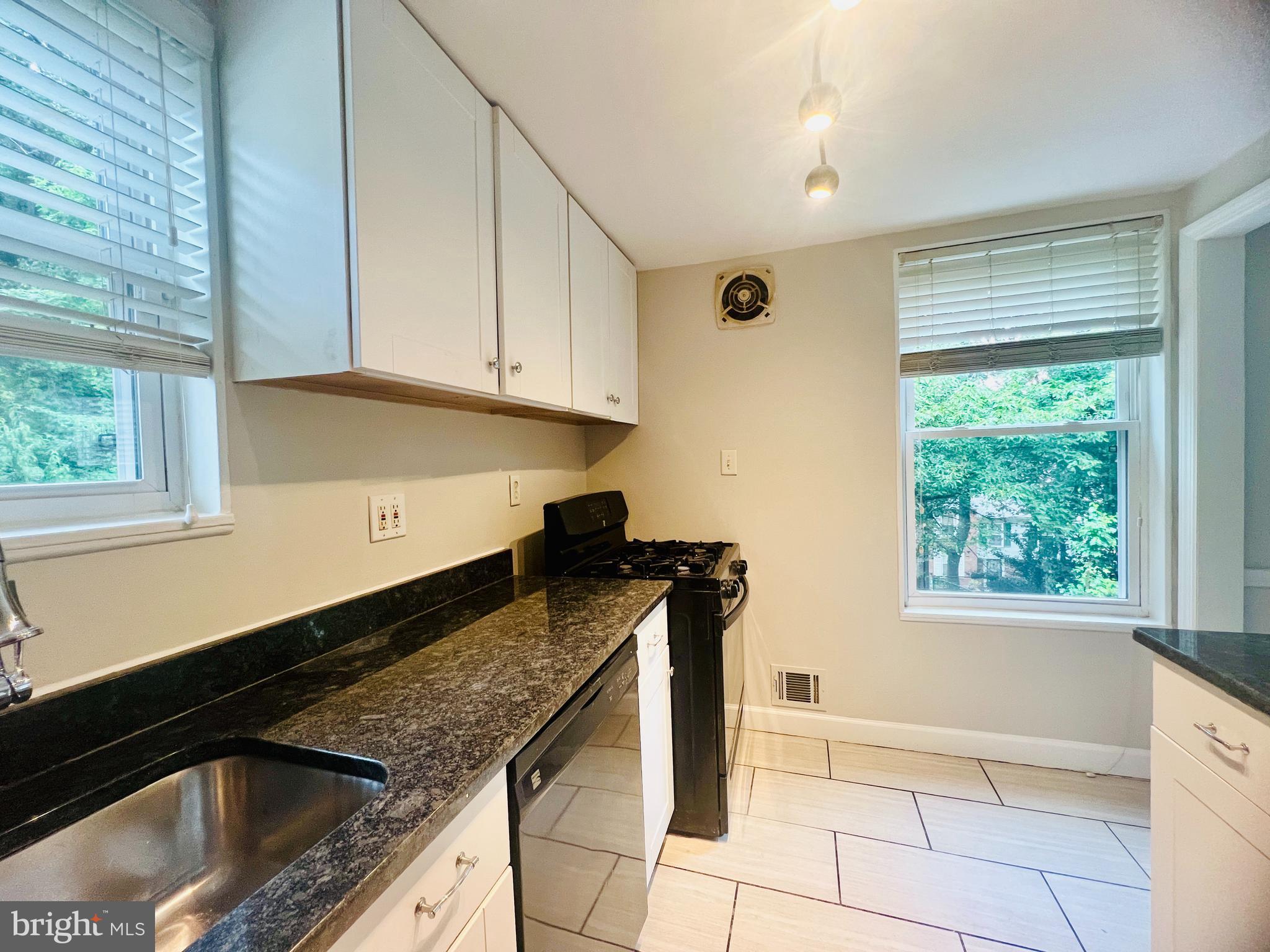 OXON RUN HILLS - Residential Lease