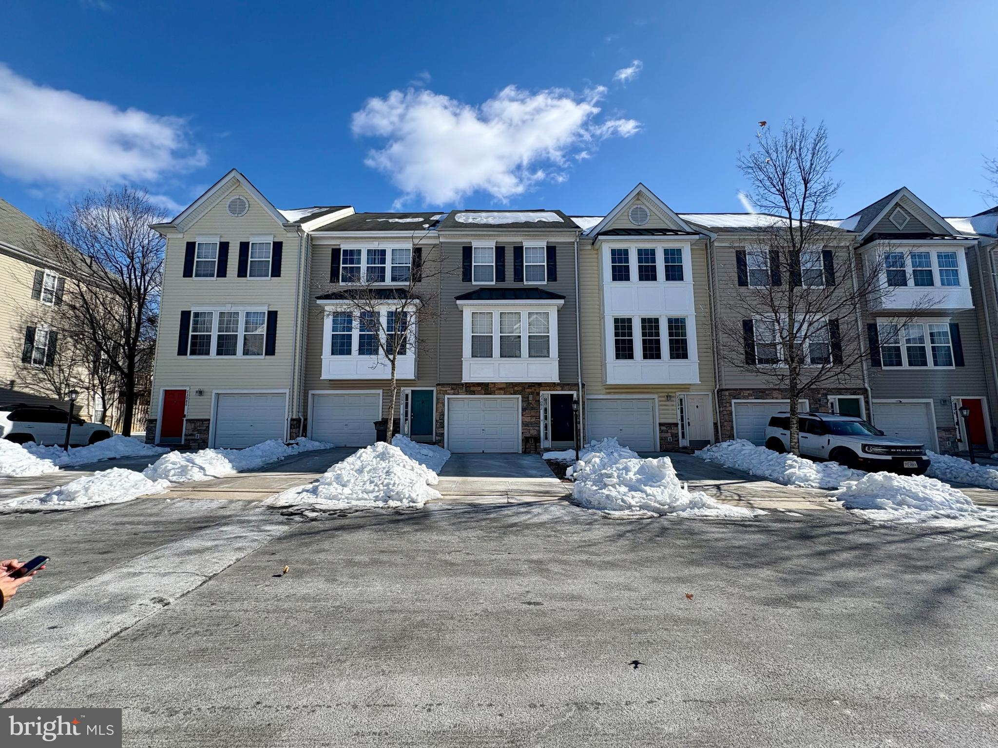 23092 FONTWELL SQUARE