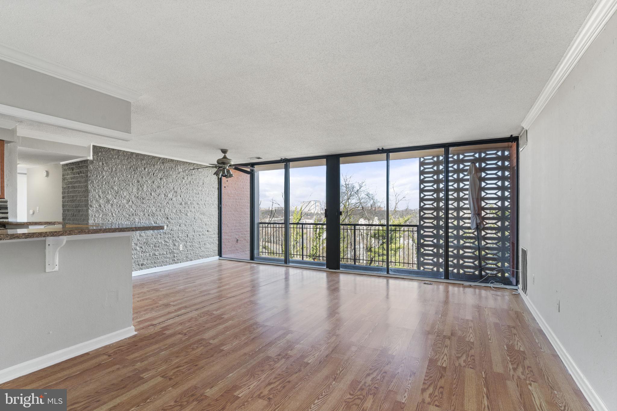 EOS TWENTY-ONE - Residential