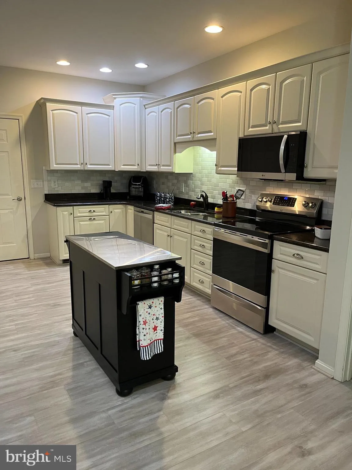 Hagerstown, Maryland 21742, United States, 3 Bedrooms Bedrooms, ,2 BathroomsBathrooms,Residential,Coming Soon,176197