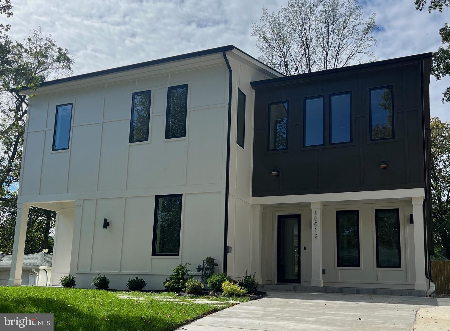 10012 MENLO AVENUE
