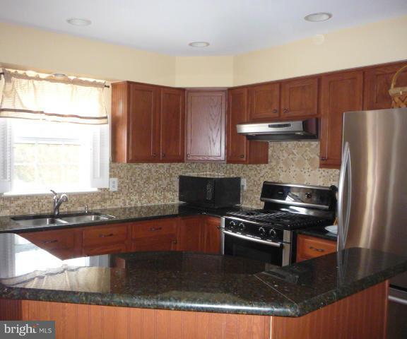 BLOOMS CROSSING - Residential