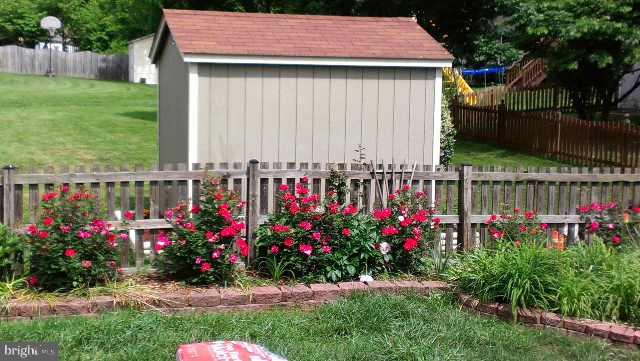 BLOOMS CROSSING - Residential