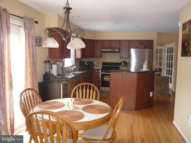 BLOOMS CROSSING - Residential