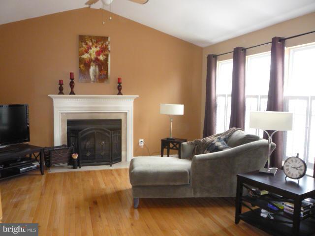 BLOOMS CROSSING - Residential