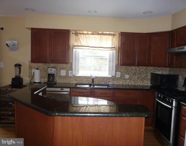 BLOOMS CROSSING - Residential