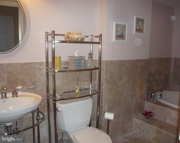 BLOOMS CROSSING - Residential