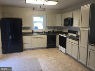 DRUM POINT - Residential Lease