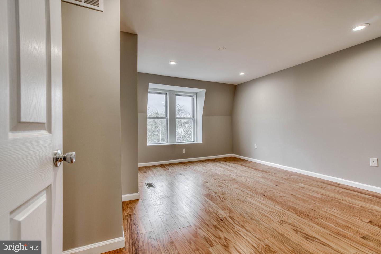 BARCLAY - Residential
