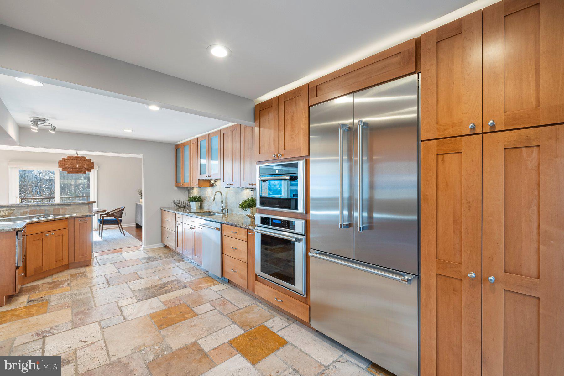 CABOTS POINT - Residential