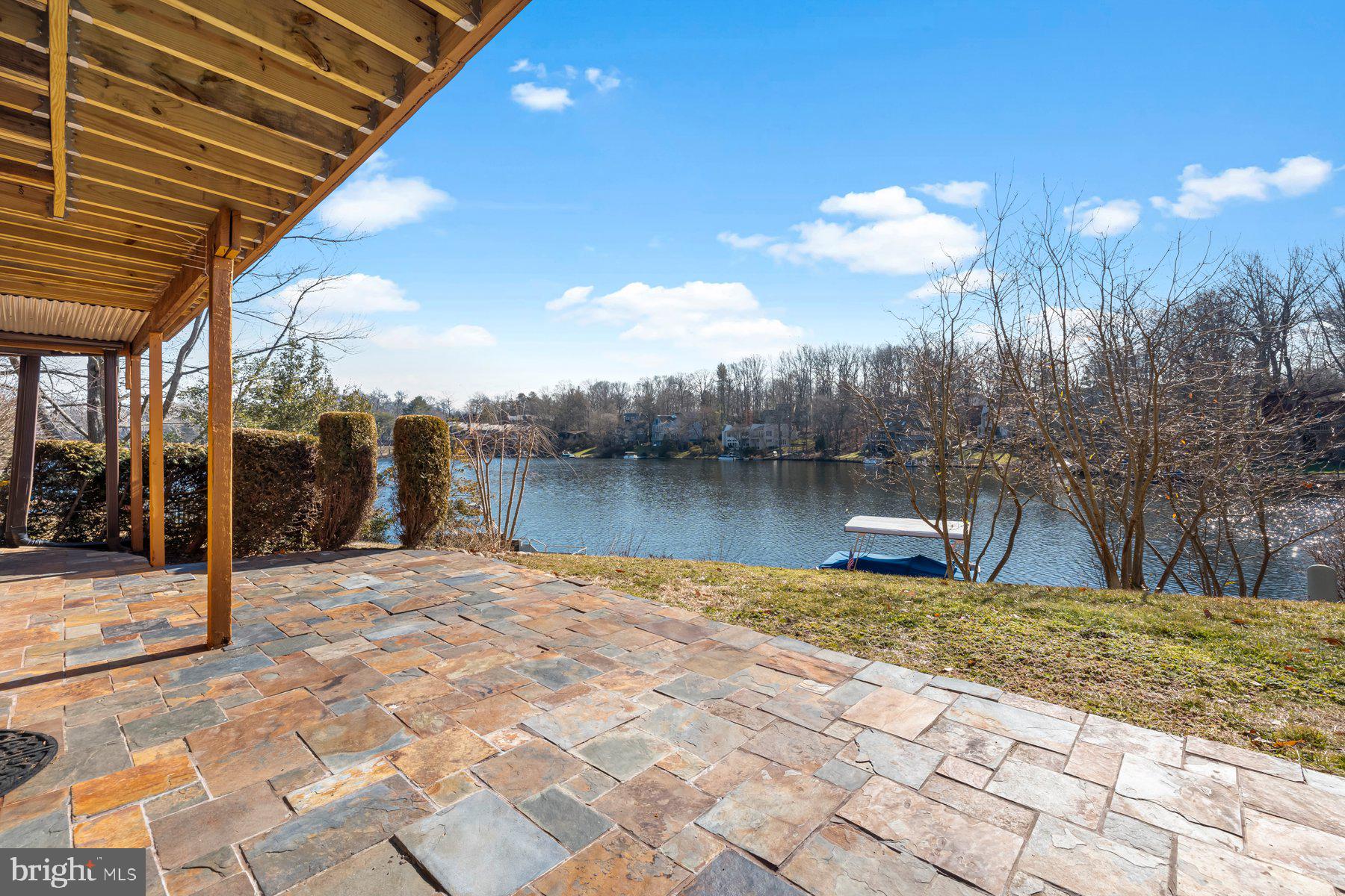 CABOTS POINT - Residential