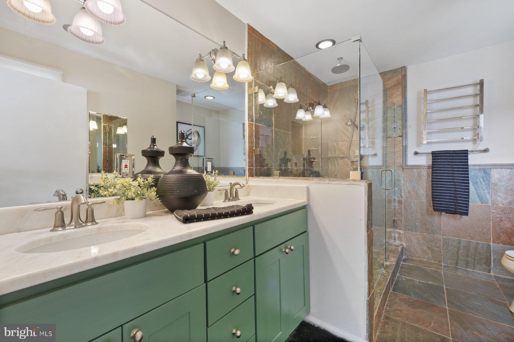 CABOTS POINT - Residential