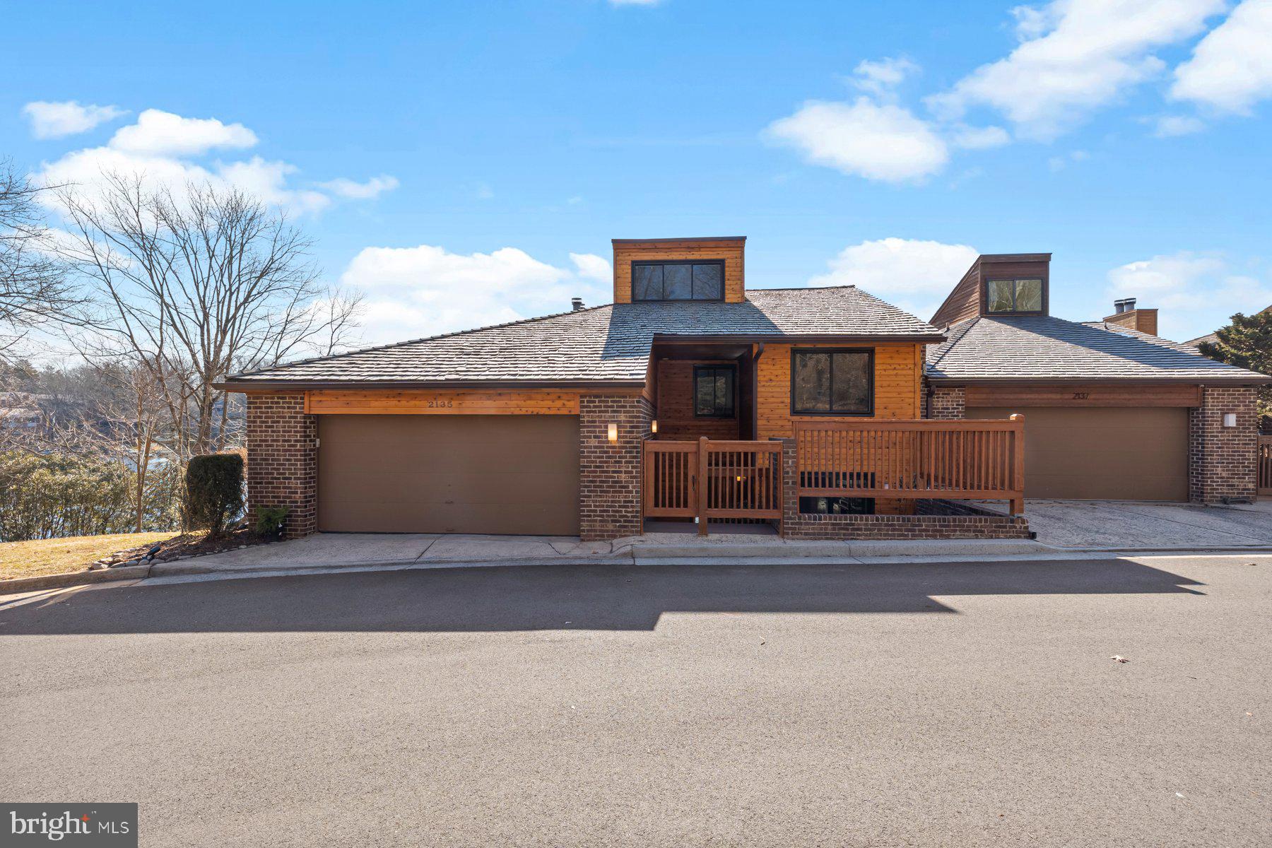 2135 CABOTS POINT LANE