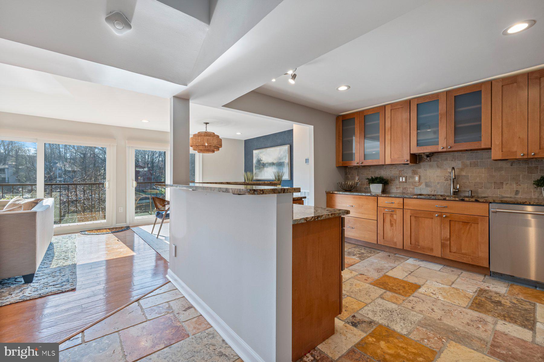 CABOTS POINT - Residential