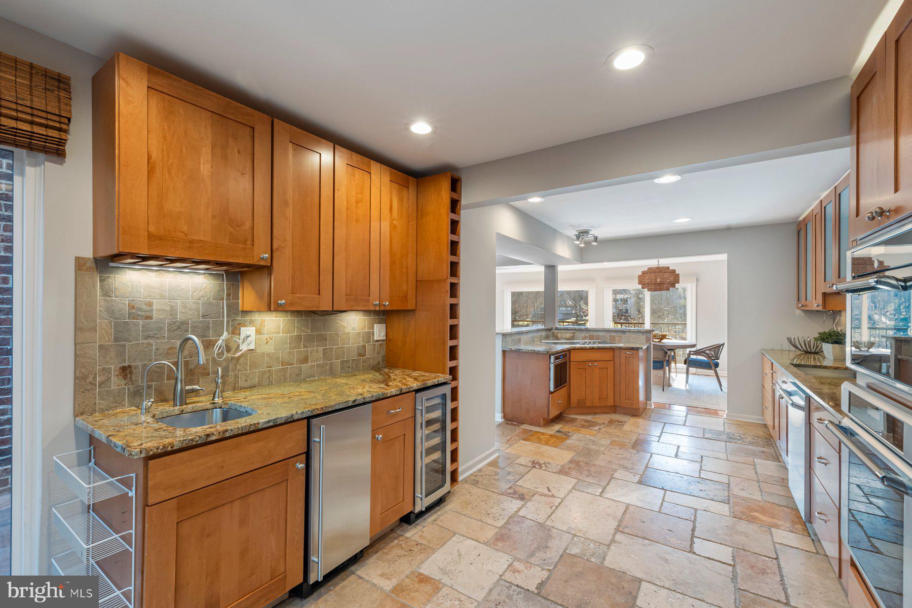 CABOTS POINT - Residential