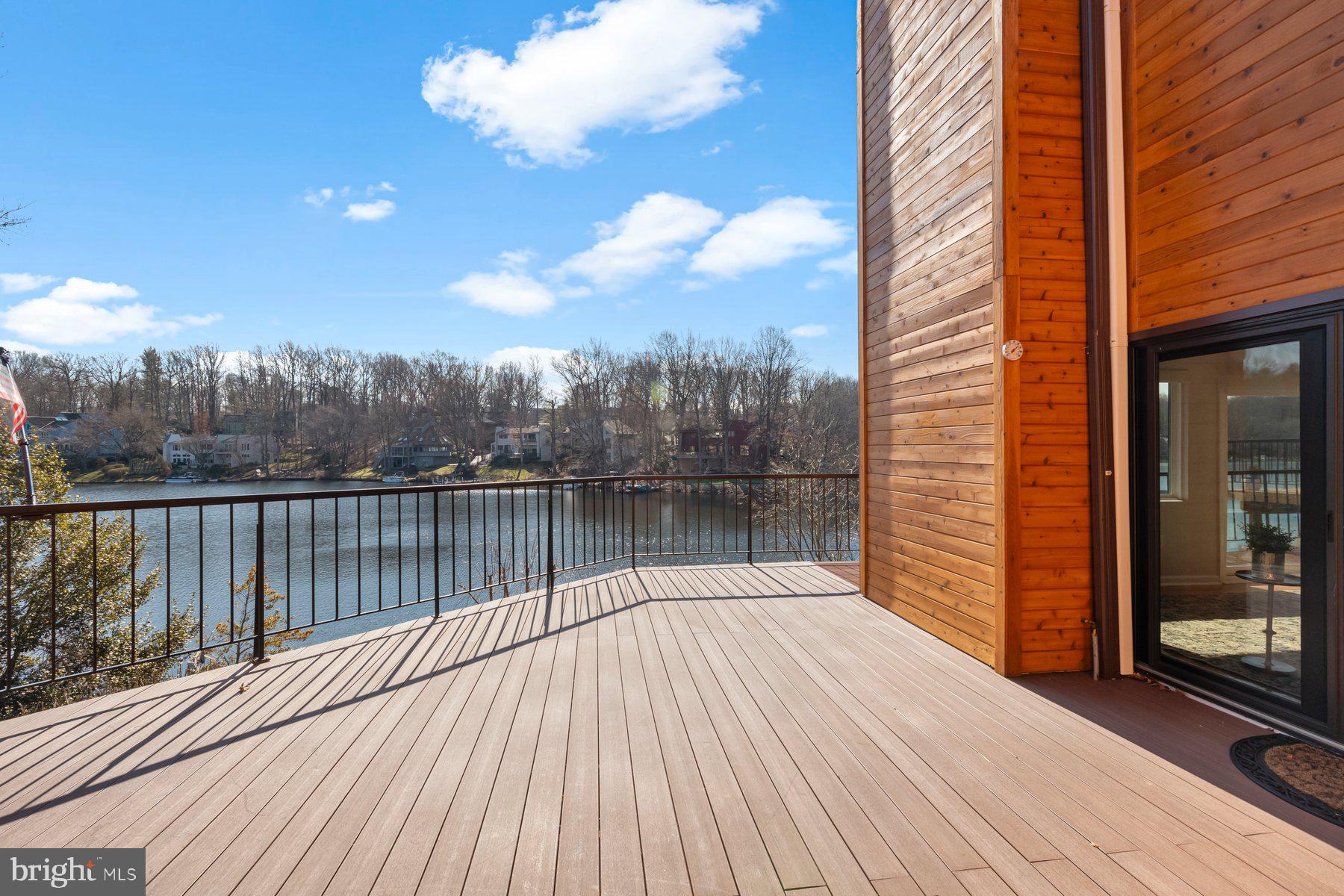 CABOTS POINT - Residential