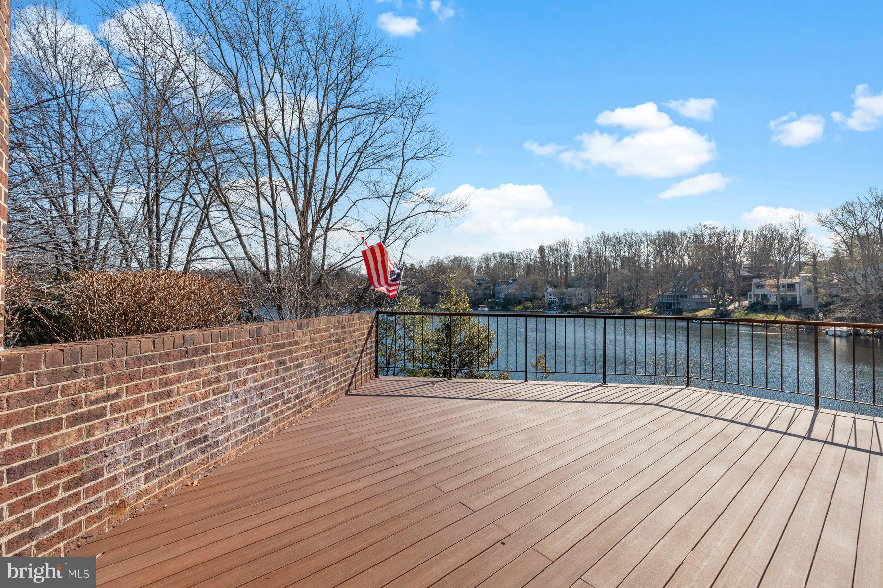 CABOTS POINT - Residential