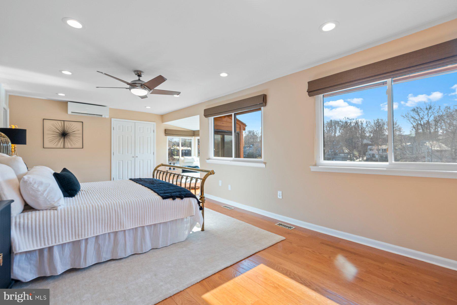 CABOTS POINT - Residential