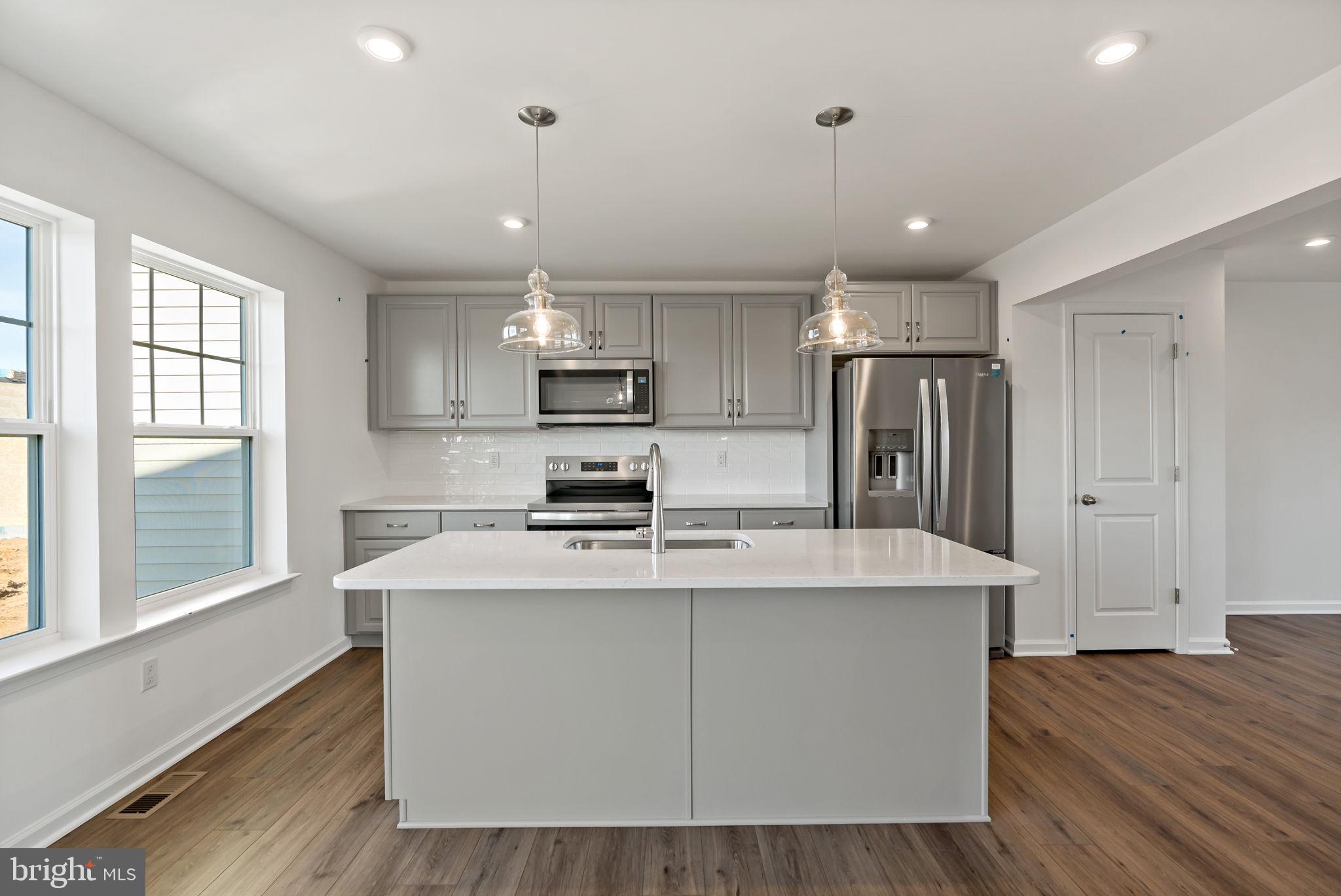 KING'S CROSSING - Residential