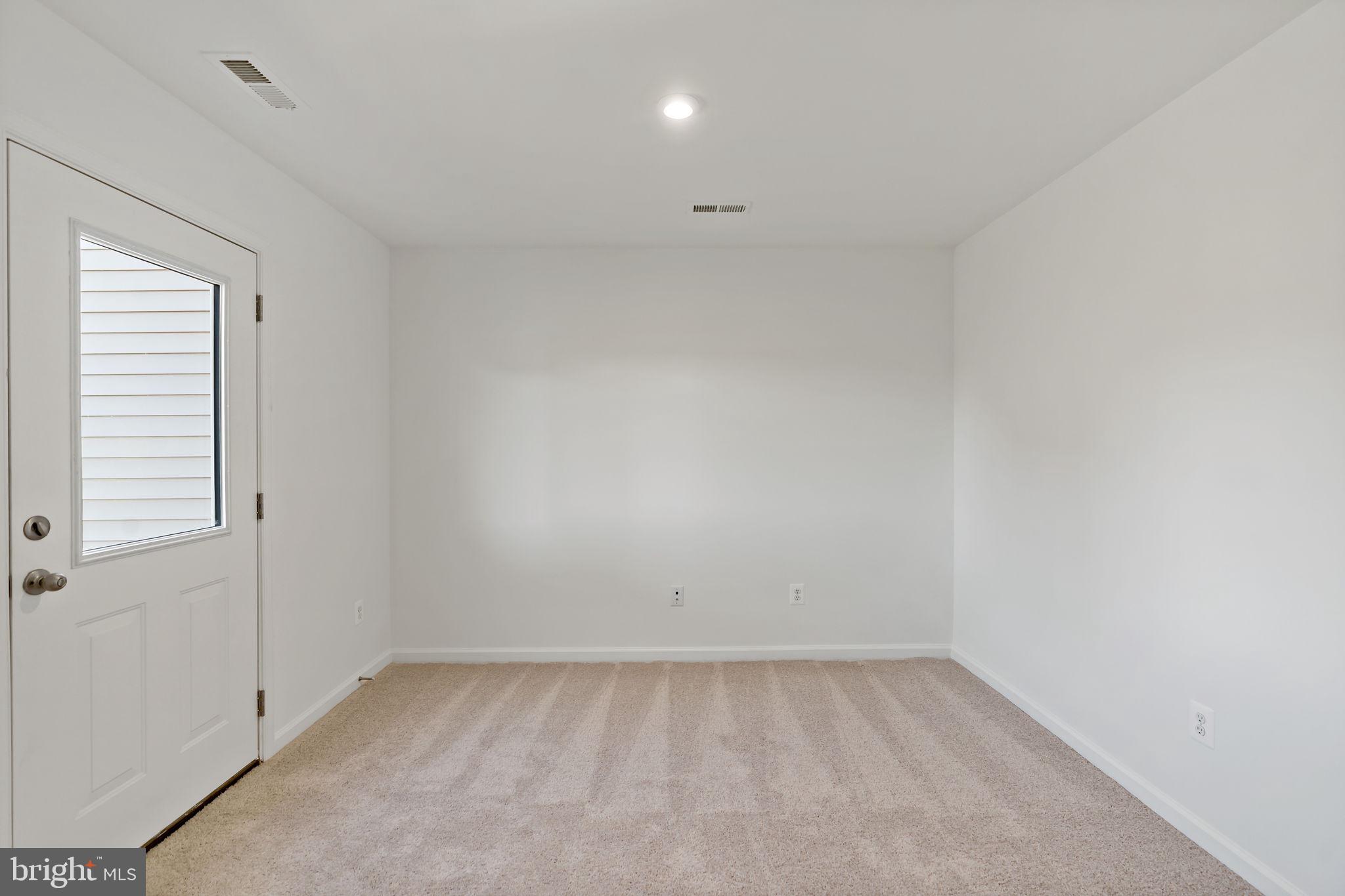 KING'S CROSSING - Residential