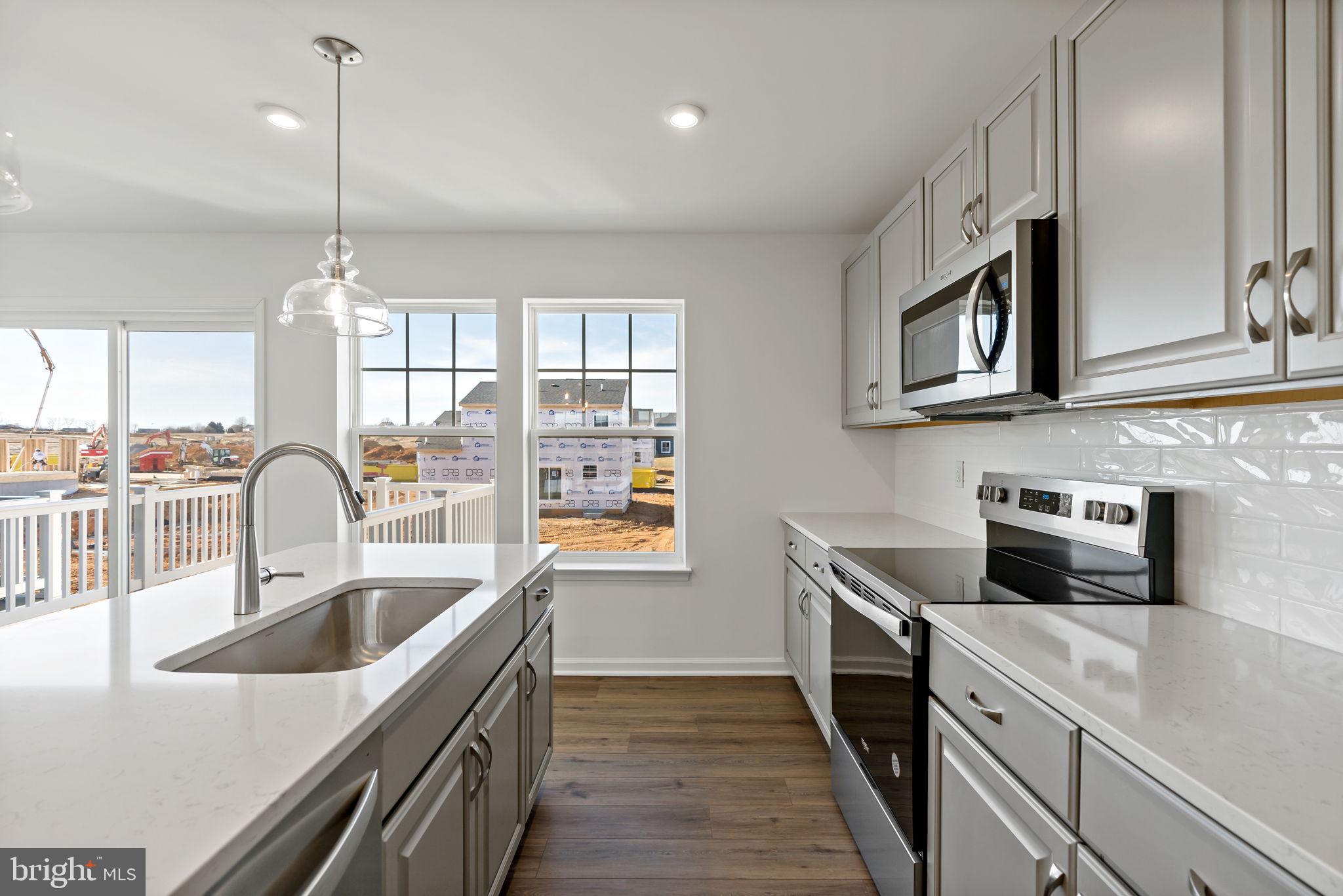 KING'S CROSSING - Residential