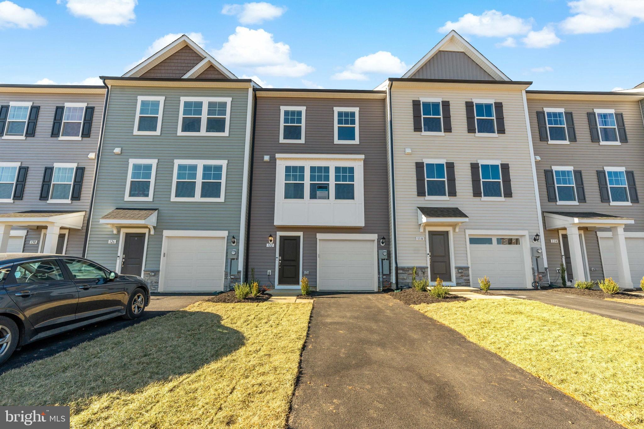 KING'S CROSSING - Residential